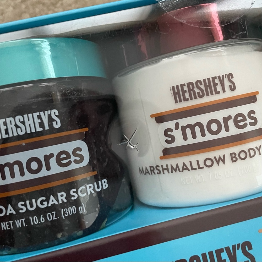 Hershey’s S’mores 3-Pack Body Trio (Sugar Scrub, Body Butter, Body Lotion) - Picture 7 of 16